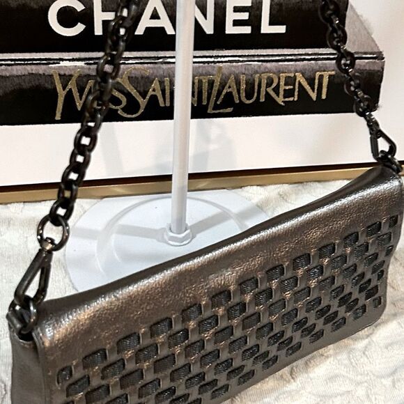 Calvin Klein Silver Metallic Leather Woven Chain Shoulder Bag Clutch Pochette - Picture 12 of 13